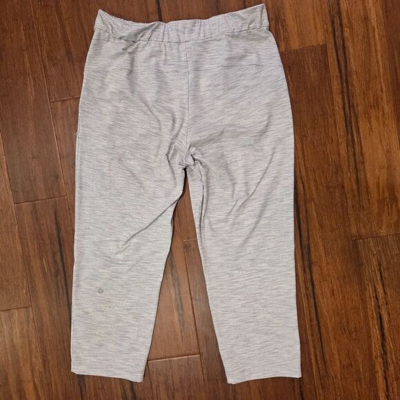 Lululemon On The Fly Crop 23" Wee Are From Space Nimbus Battleship Size 8 W6AWGS - Picture 3 of 7